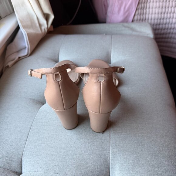 Kelly & Katie Nude heels - Picture 3 of 6